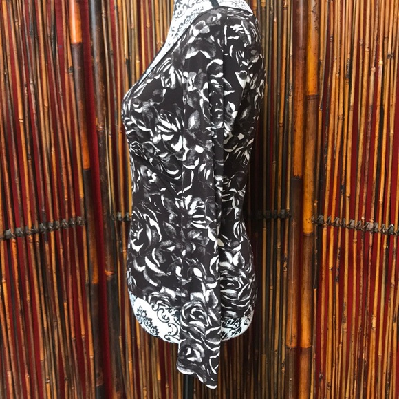 ๐4 for $25 I.N.C International Concepts top - Picture 2 of 6